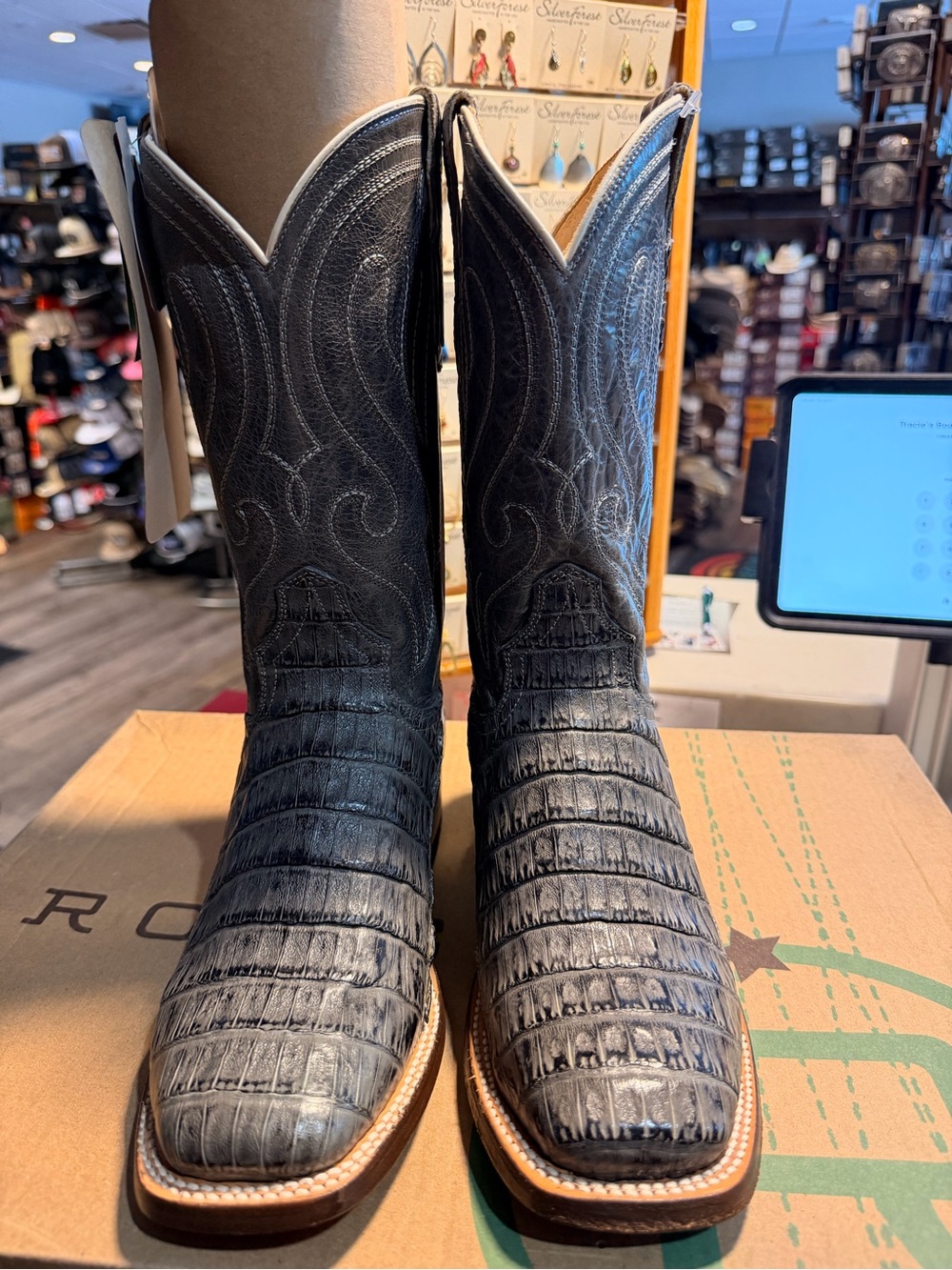 Women’s NEW Black/grey exotic Crocodile-Texture Western Boots size 7